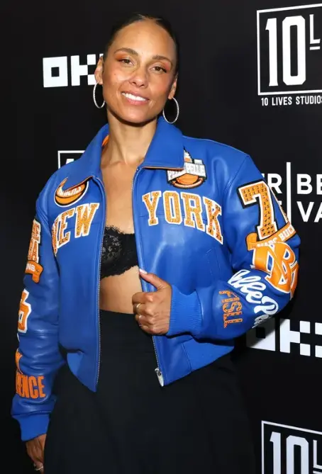Alicia Keys Sings with Knicks Fans at Tribeca Fest