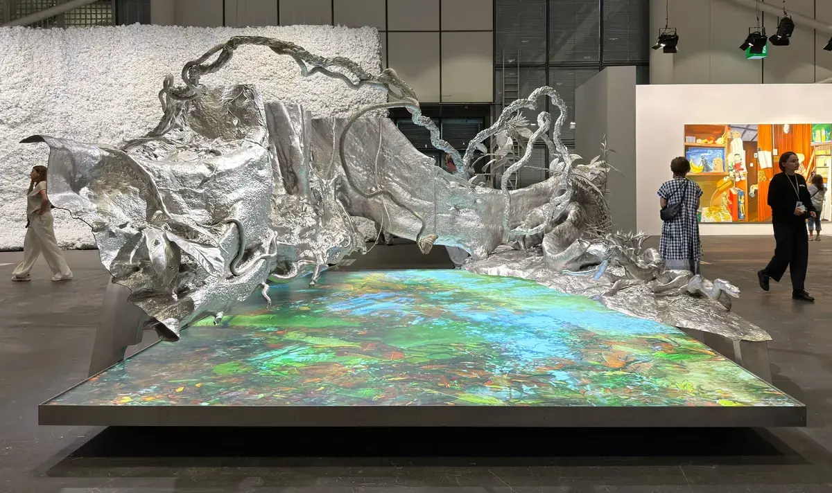 Art Galleries Take Risks in Volatile Market