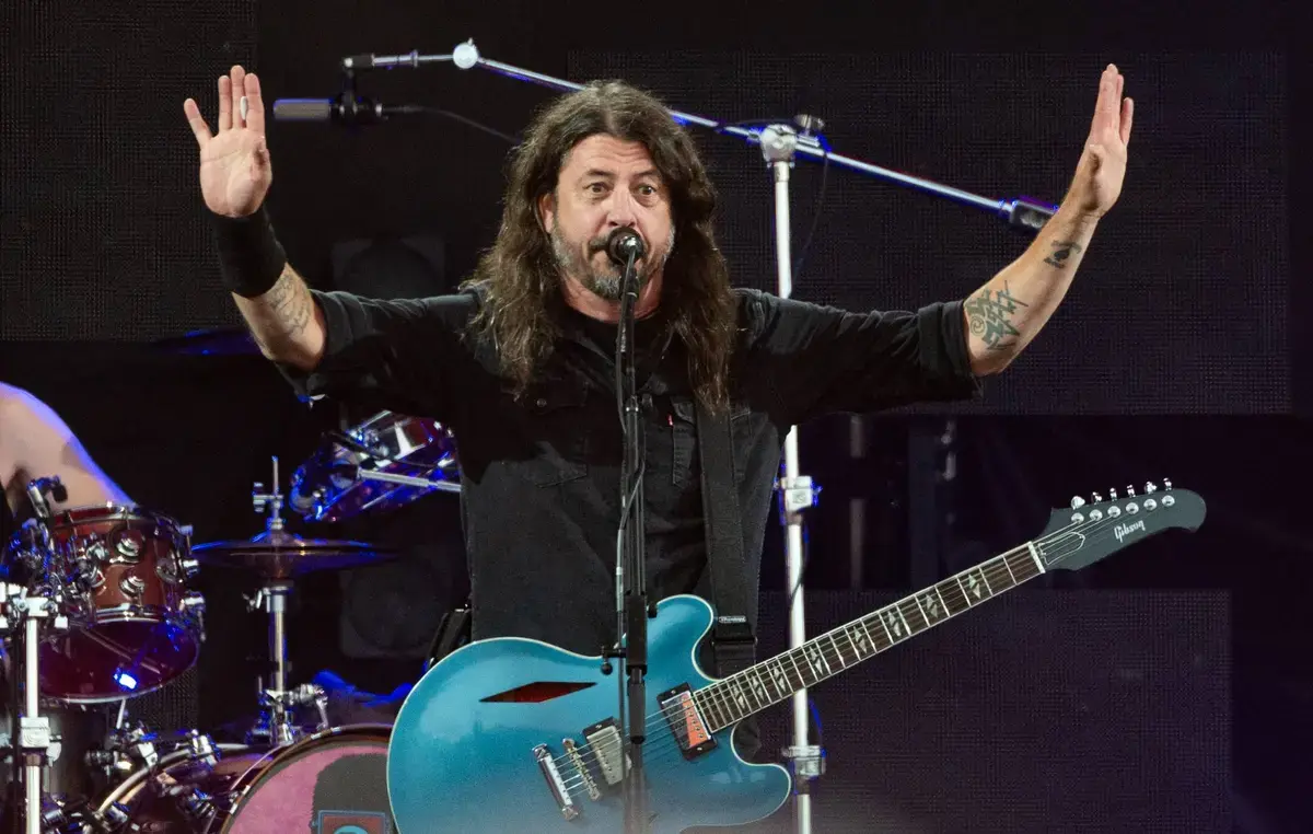 Foo Fighters Star Recounts Breaking Leg During Iconic Show