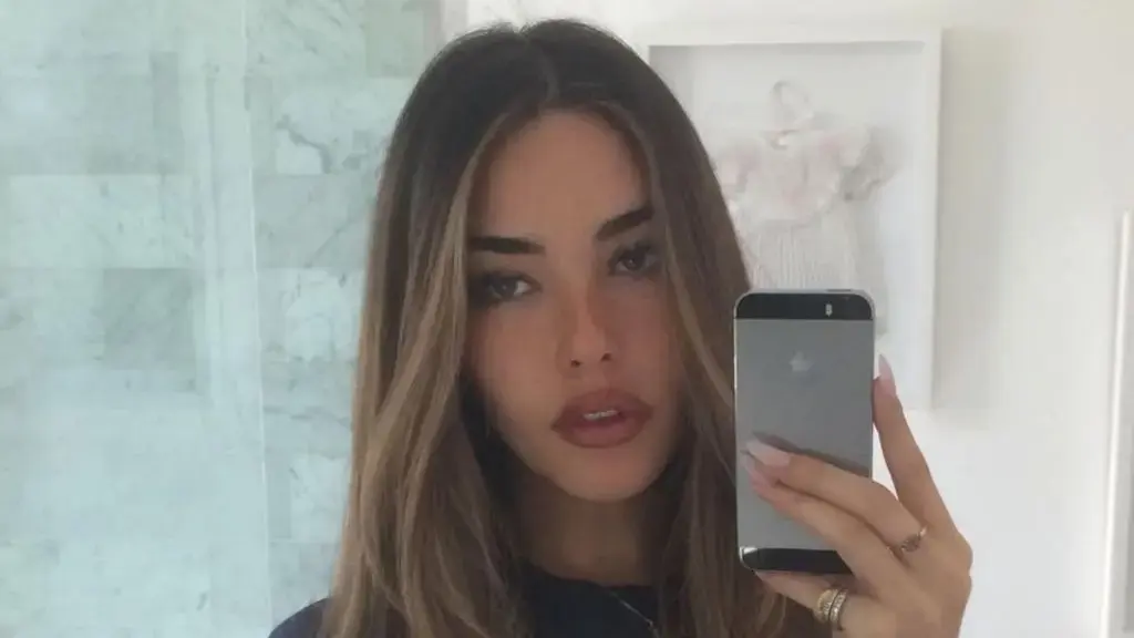 Madison Beer's Daring Stage Look Steals the Show