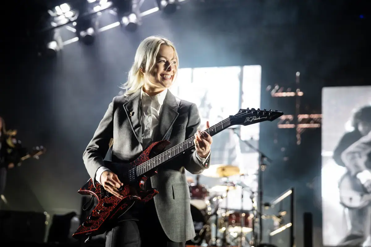 Phoebe Bridgers Unveils New Tracks at Solo Show