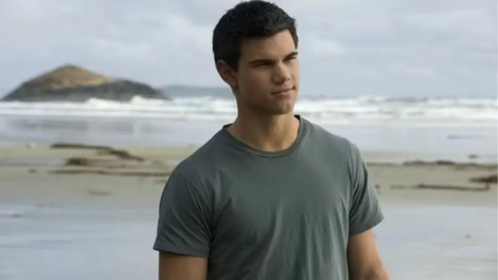 Taylor Lautner and Wife Tay Welcome First Child