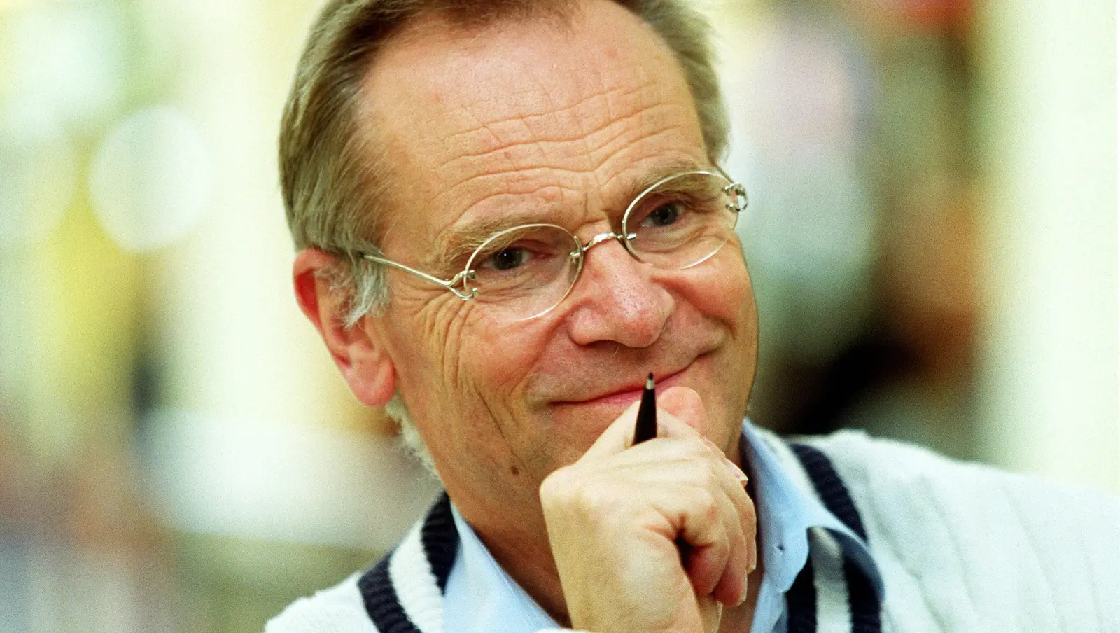 Renowned British Author and Politician Jeffrey Archer Dies at 86